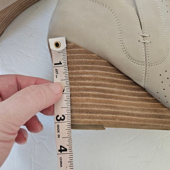 DV by Dolce Vita Gerdy Bootie Beige Ankle Wedge Heel Womens 8.5 Boho Chic Casual - Picture 8 of 9
